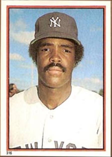 1983 Topps Baseball Stickers     316     Andre Robertson